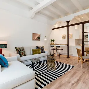 puerta-real-home-apartment.es-andalucia.com/